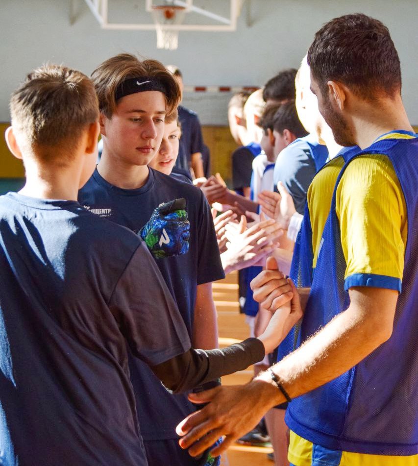 Вітання команд перед грою